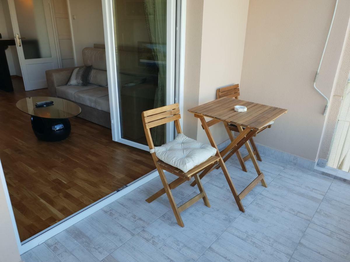 Central Luxury Flat With Terrace - Adela Accommodation - Ideal For Long Stays Bucharest Exterior photo